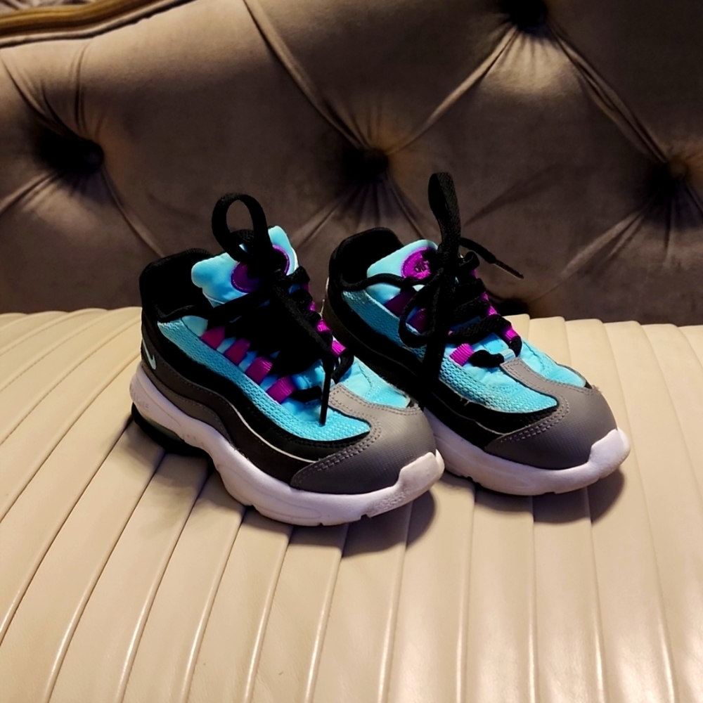 Nike Air Max Size 9
